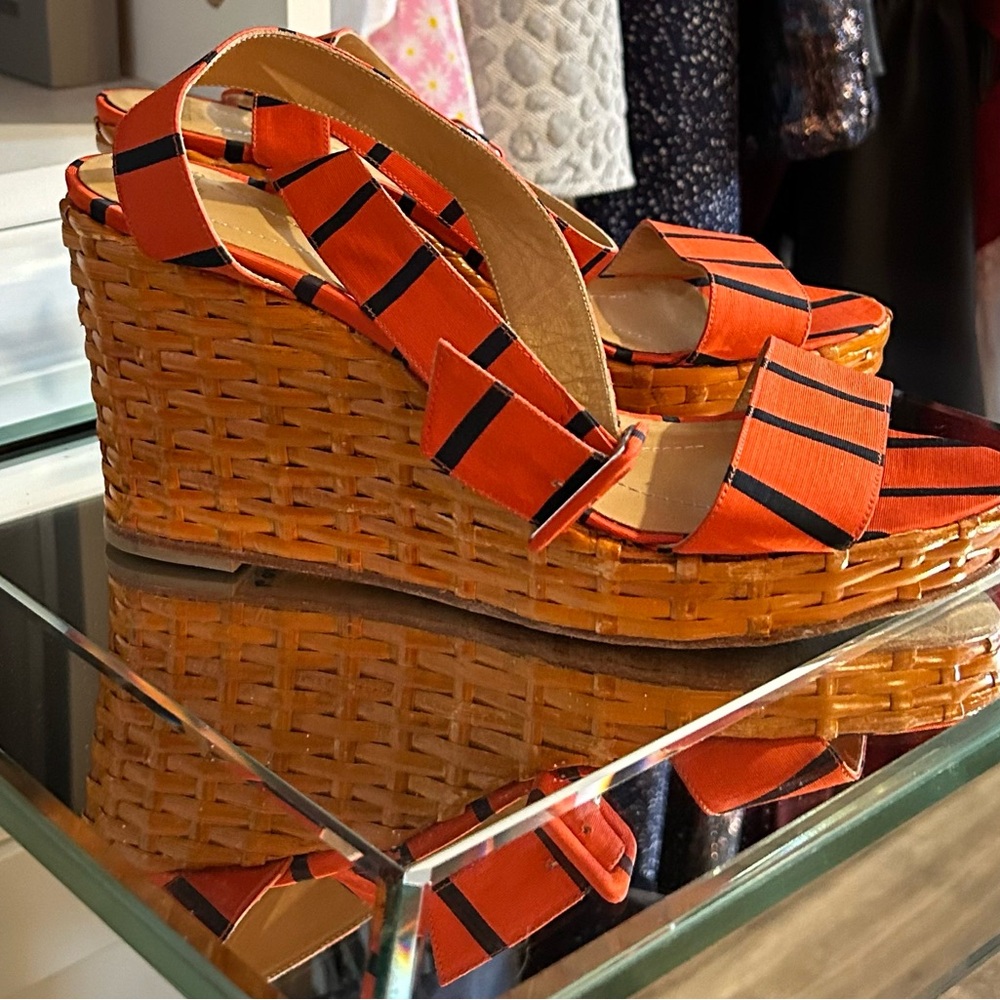ADORABLE , KATE SPADE bright orange 🍊 and Navy blue striped sandals. Size 9 - Picture 5 of 12